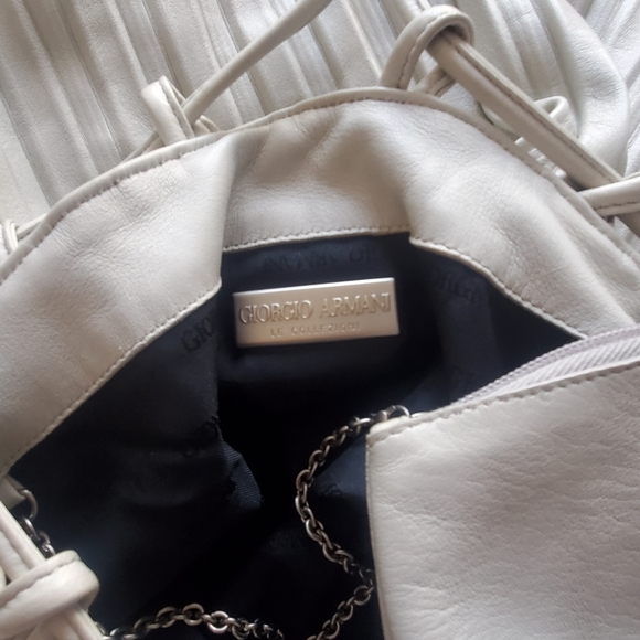 Giorgio Armani Le collezioni Backpack bucket bag. - Picture 3 of 3